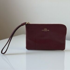 COACH Wine Corner Zip Wristlet Crossgrain Leather YKK Zip N° H1780 Burgundy Gold